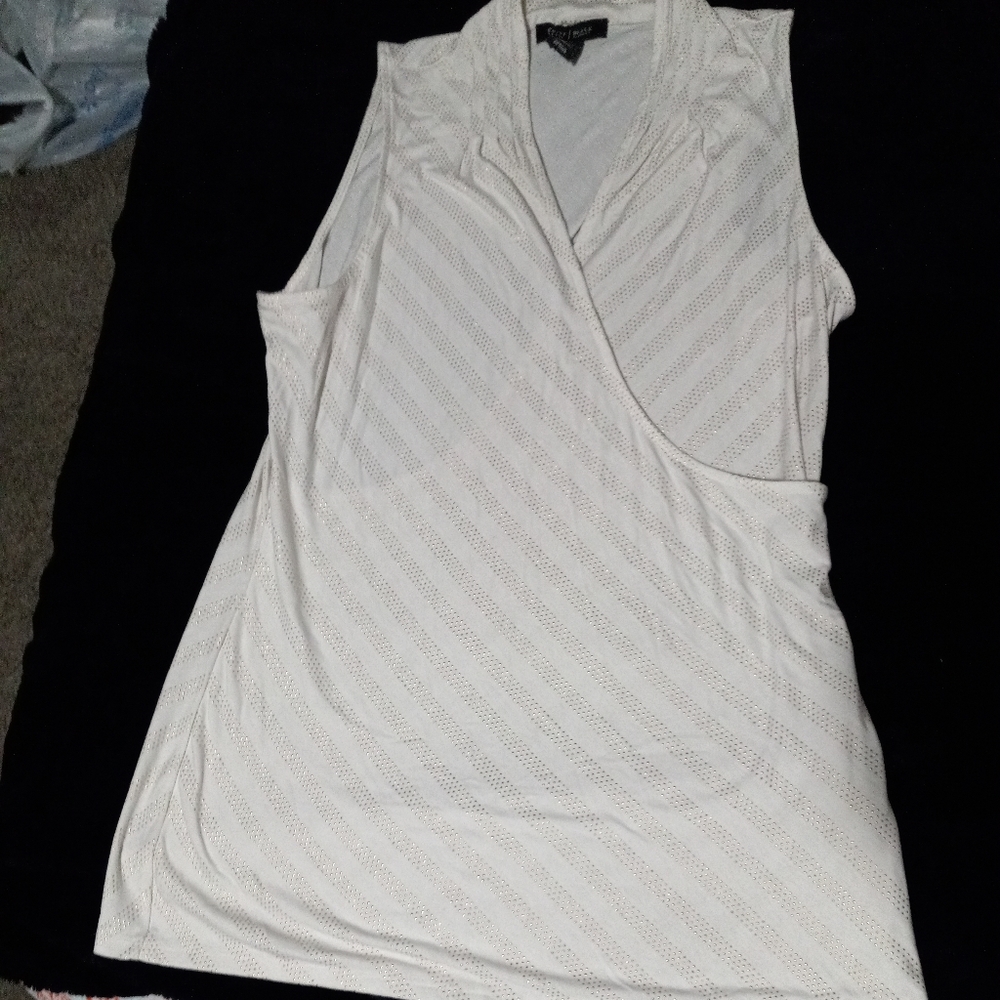 Women's sleeveless blouse